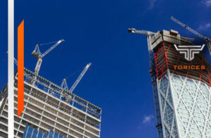 Vista panorámica de la estructura de acero de un edificio en construcción